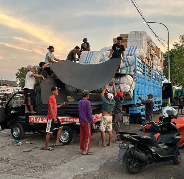 Kirim barang via kapal laut dari Surabaya